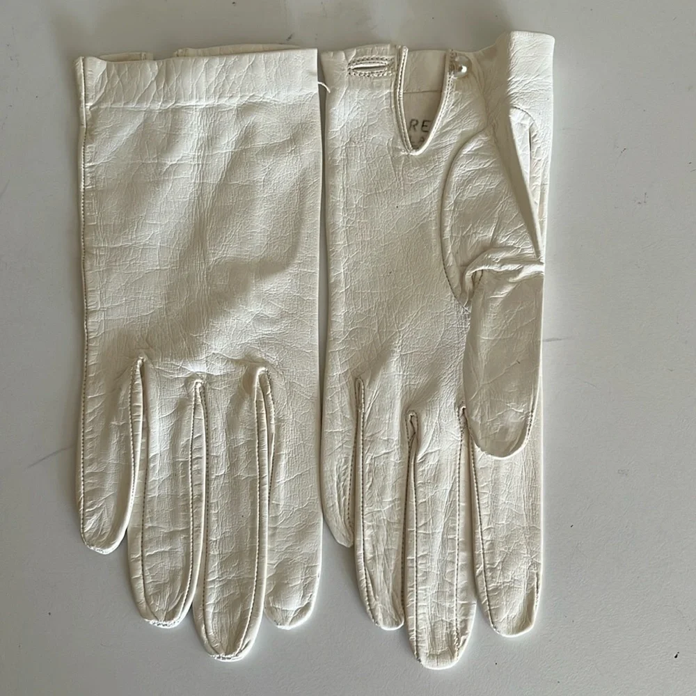 Vintage Madova Ladies cream colored leather gloves. 2 Pairs LIKE NEW